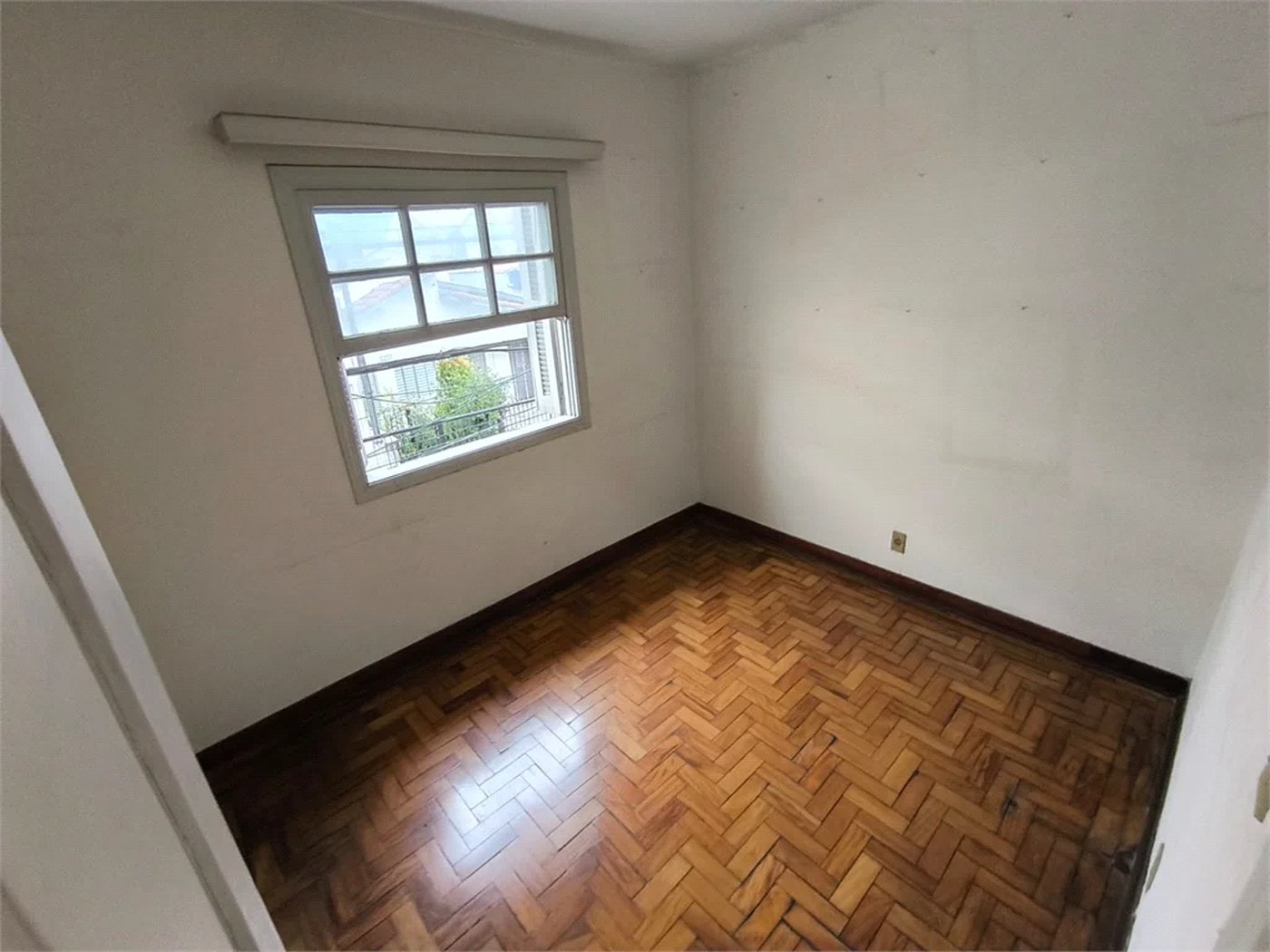 Sobrado à venda com 5 quartos, sendo 1 suíte, em Jardim Trussardi, São Paulo, SP