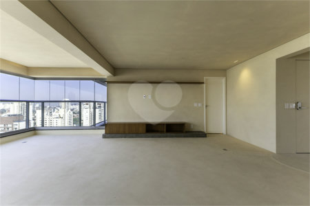 Apartamento à venda ou para alugar com 3 suítes em Água Branca, São Paulo, SP