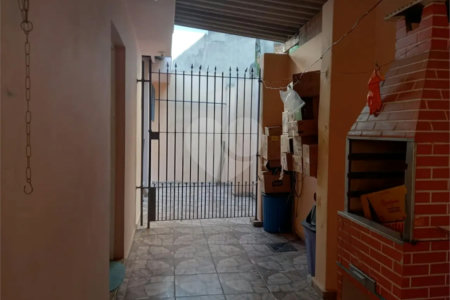 Casa à venda com 3 quartos, sendo 1 suíte,  em Vila Tiradentes, São Paulo, SP