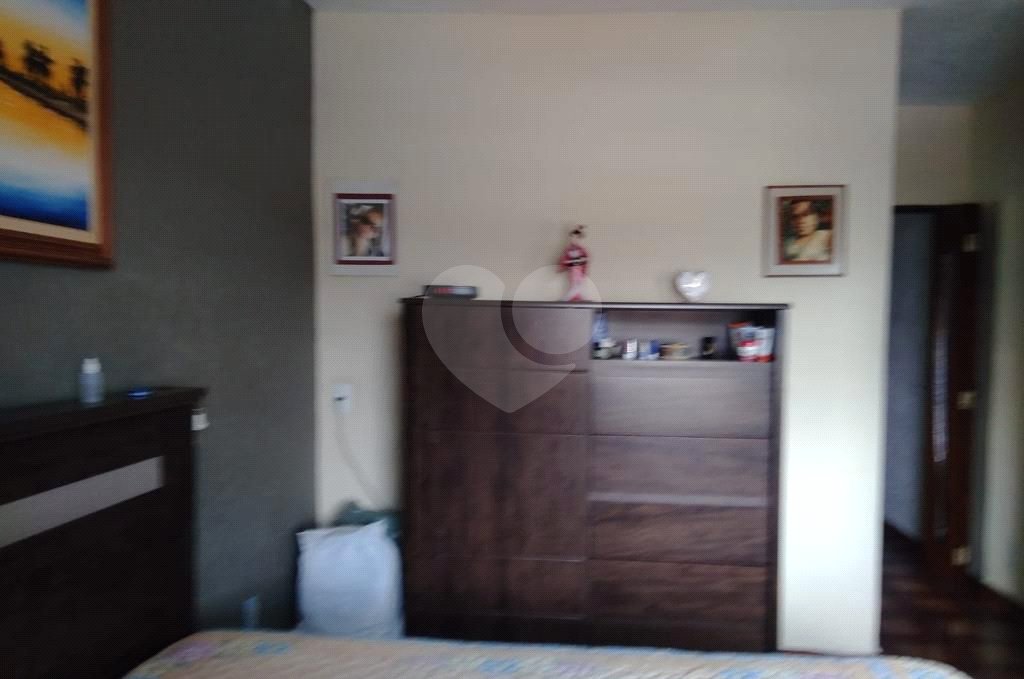 Casa à venda com 4 quartos, sendo 2 suítes, em Jardim Vila Galvão, Guarulhos, SP