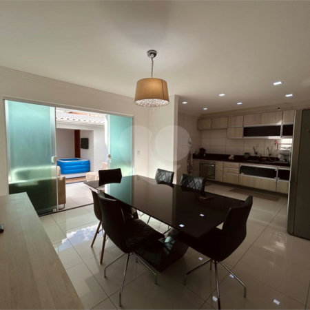 Duplex à venda com 1 quarto, sendo 3 suítes, em Taperapuan, Porto Seguro, BA