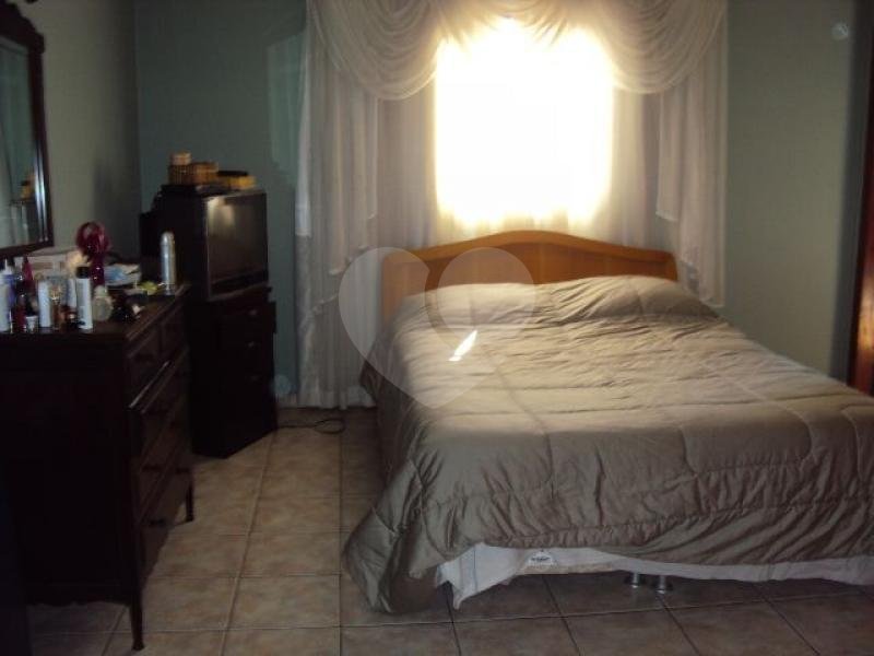 Sobrado à venda com 8 quartos em Vila Medeiros, São Paulo, SP