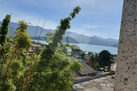 Apartamento à venda com 3 suítes em Itaguá, Ubatuba, SP