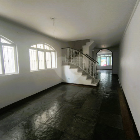 Sobrado à venda com 3 quartos, sendo 1 suíte,  em Jardim Esmeralda, São Paulo, SP