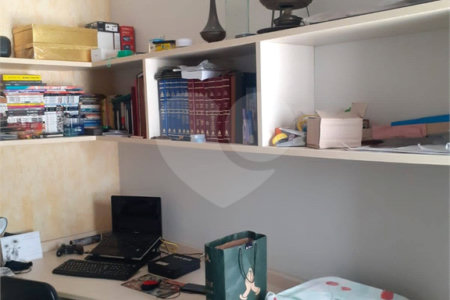 Sobrado à venda com 3 quartos, sendo 1 suíte, em Parque Santana, Mogi das Cruzes, SP
