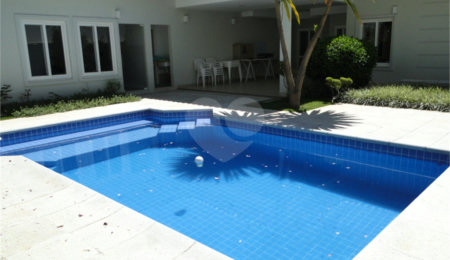 Casa à venda com 3 quartos, sendo 1 suíte, no condomínio Associação Amigos da Malota, Jundiaí - SP