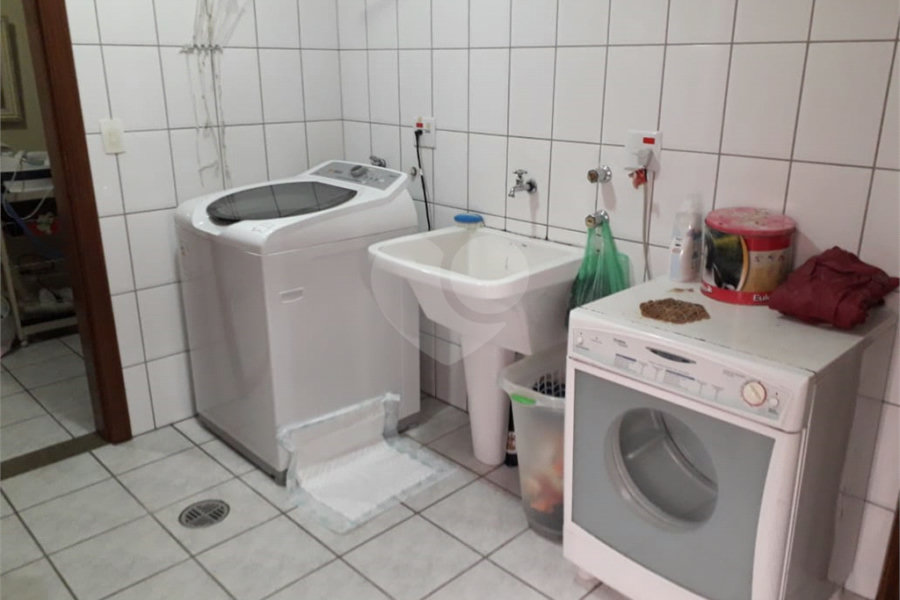Casa à venda com 4 quartos, sendo 2 suítes, no condomínio Jornalista Américo Ariza, São Paulo - SP