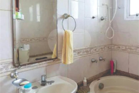 Sobrado à venda com 3 quartos, sendo 1 suíte,  em Santa Teresinha, São Paulo, SP