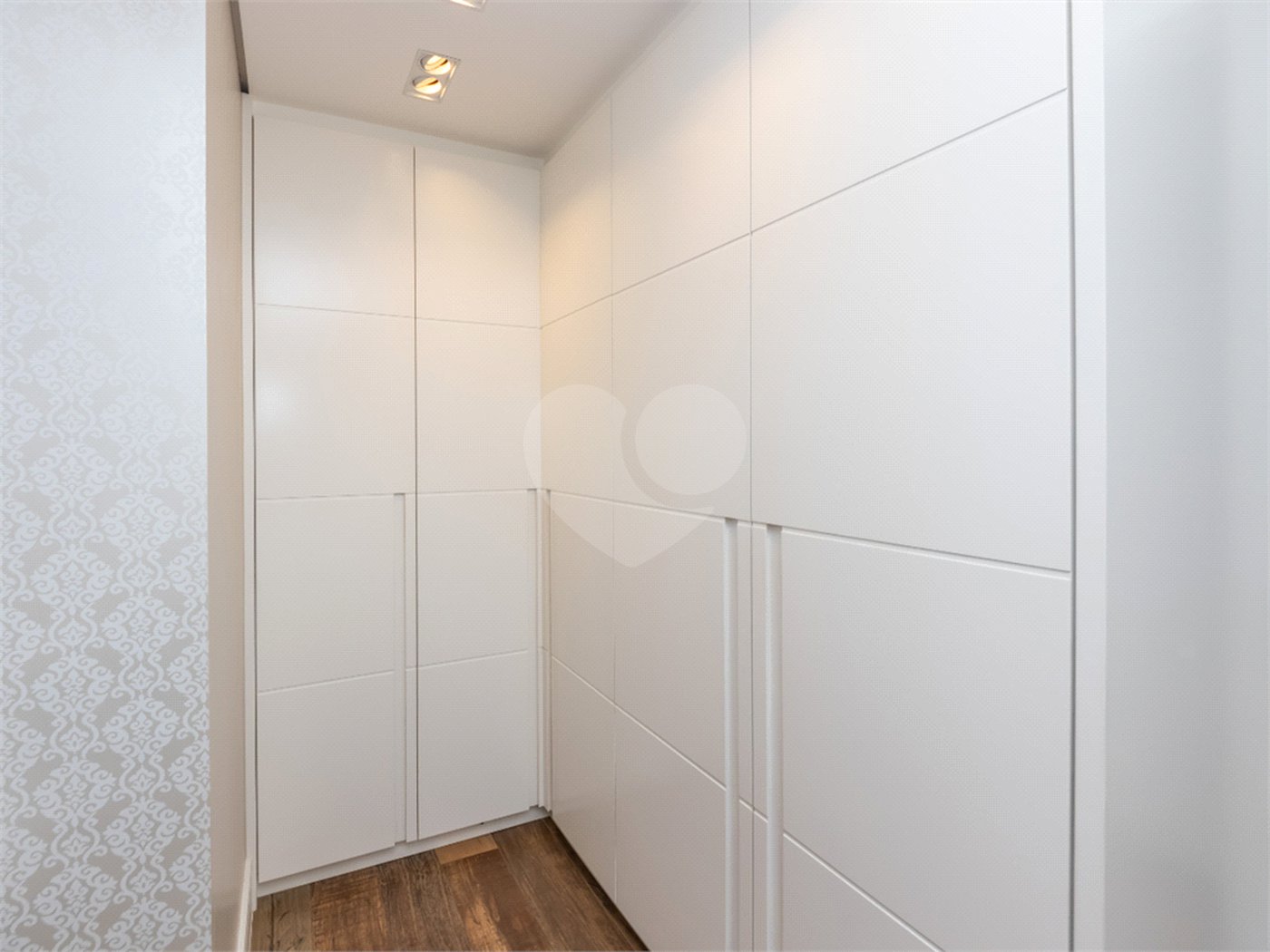 Apartamento à venda com 4 quartos, sendo 3 suítes, em Brooklin Paulista, São Paulo, SP