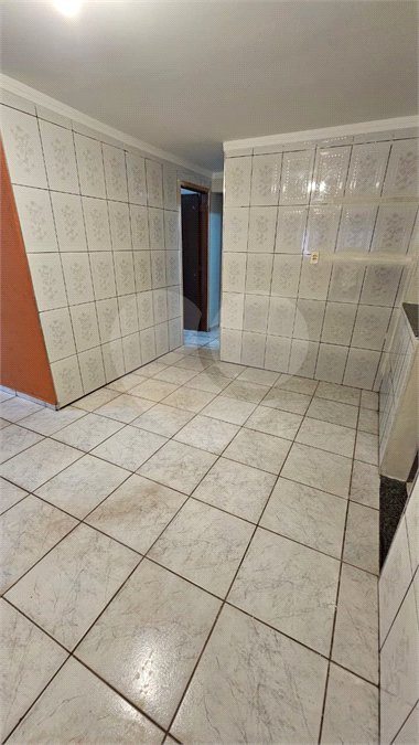 Excelente Casa Residencial no São Carlos 5 com 3 Quartos (1 Suíte) e Garagem Coberta para 2 Carros
