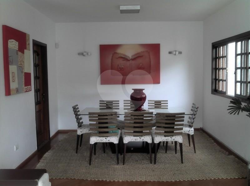 Sobrado à venda com 3 quartos, sendo 1 suíte, em Fazenda Morumbi, São Paulo, SP