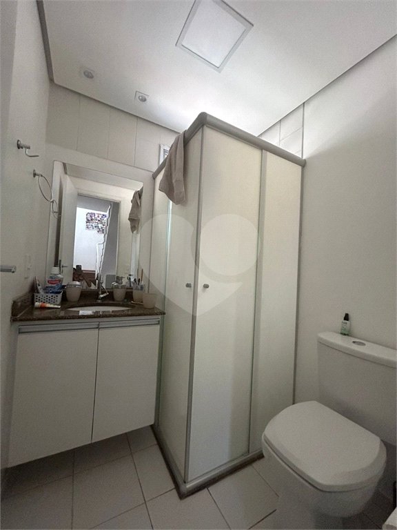 Casa à venda com 3 quartos, sendo 1 suíte, no condomínio Vila das Cores, São Paulo - SP
