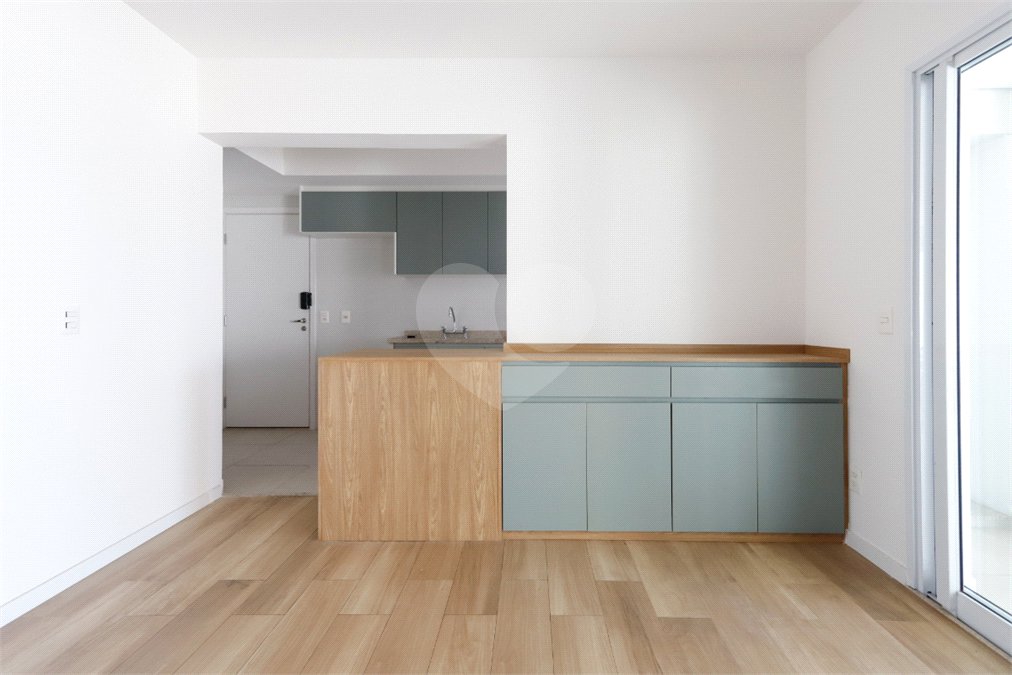 Apartamento à venda com 3 suítes em Vila Anastácio, São Paulo, SP