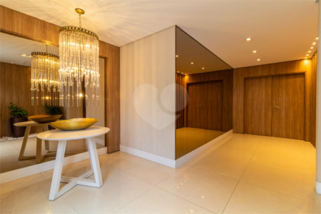 Apartamento à venda com 2 quartos, sendo 1 suíte,  em Santo Amaro, São Paulo, SP