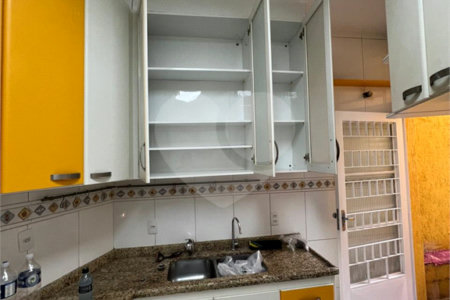 Sobrado à venda com 5 quartos, sendo 2 suítes, em Vila Universitária, São Paulo, SP