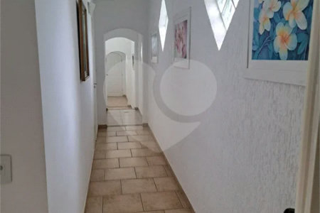 Casa Ampla com 5 Dormitórios, Piscina e Lazer Completo em Terreno de 1.260 m²