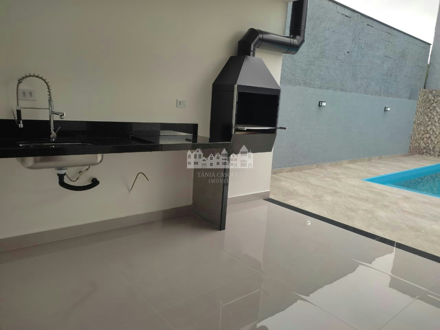 Casa térrea à venda com 3 quartos, sendo 1 suíte, em Loteamento Parque Residencial Serras de Atibaia II, Atibaia - SP