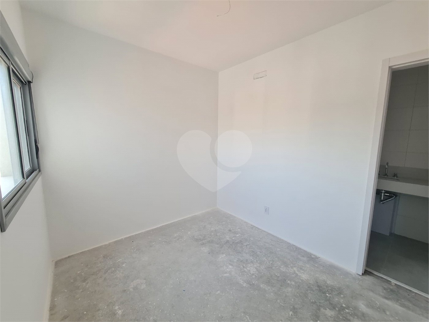 Apartamento à venda com 3 suítes em Jardim Marajoara, São Paulo, SP