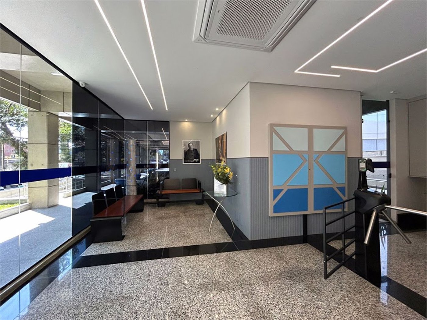 Sala Comercial à Venda na Encruzilhada – 100 M² – Santos/Sp
