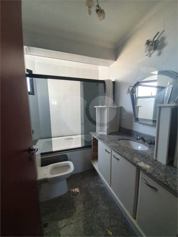Apartamento Cobertura, no Condomínio Porto Sol.