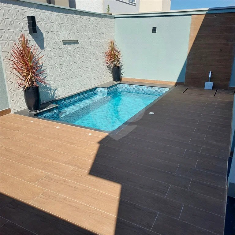 Casa térrea em condomínio fechado com 3 dormitórios sendo 1 suíte em Piracicaba-SP.