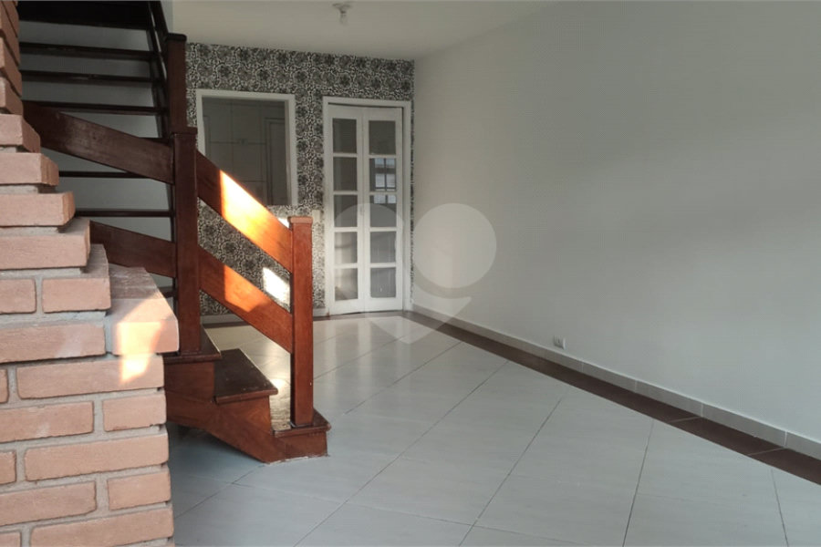 Casa à venda com 2 suítes no condomínio Village Palmas, São Paulo - SP
