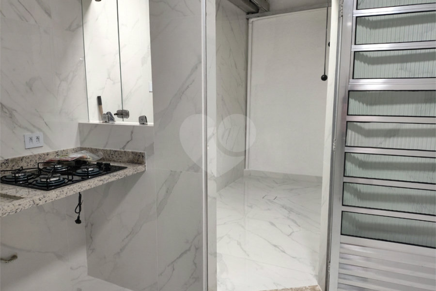 Casa à venda com 3 quartos, sendo 1 suíte,  no condomínio Res Saint Honoré, São Paulo - SP