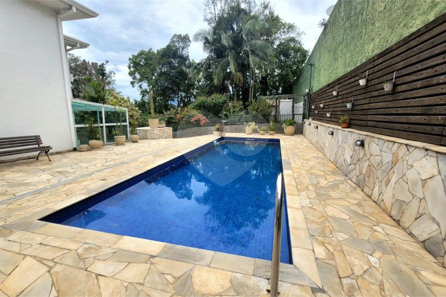 Casa à venda com 4 suítes no condomínio Jardim da Montanha I, Mairiporã - SP