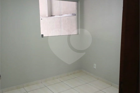 Casa de Vila à venda com 3 quartos, sendo 1 suíte, em Jardim Wanel Ville V, Sorocaba, SP
