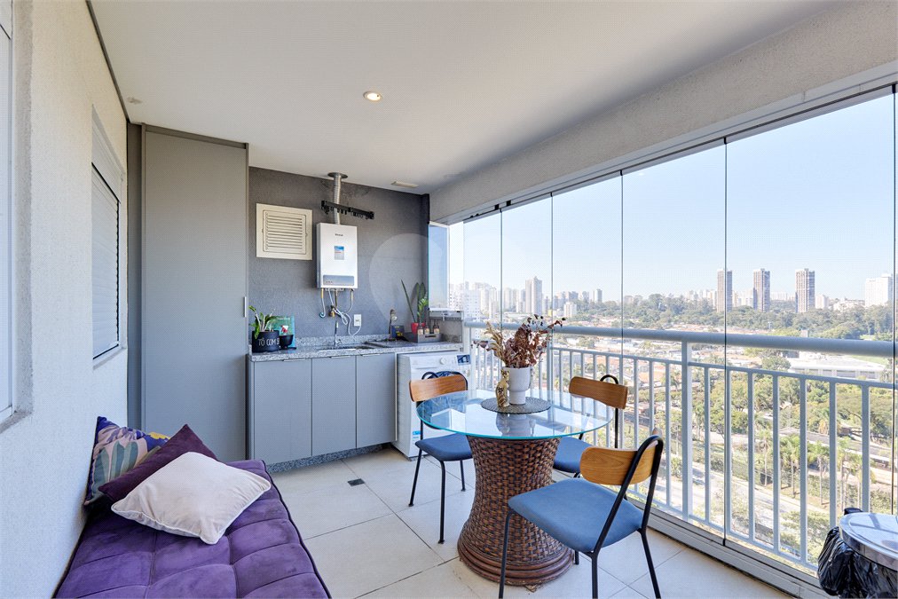 Apartamento à venda com 2 quartos, sendo 1 suíte, em Santo Amaro, São Paulo, SP