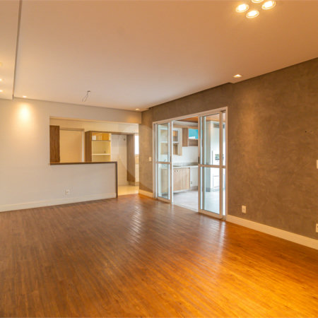 Apartamento à venda com 3 quartos, sendo 1 suíte,  em Chácara Santo Antônio, São Paulo, SP