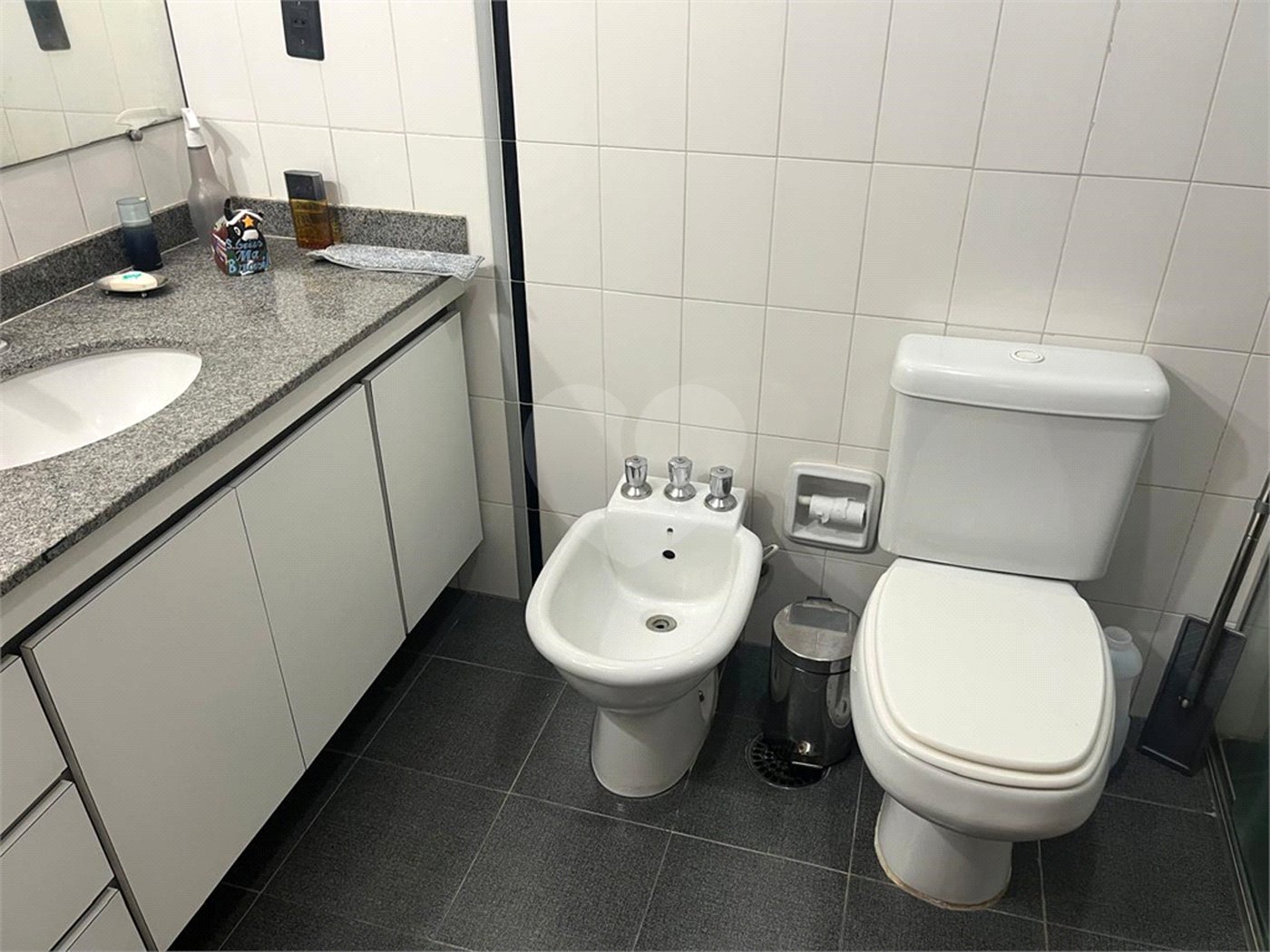 Casa à venda com 4 quartos, sendo 3 suítes, no condomínio Vitoria Regia, São Paulo - SP