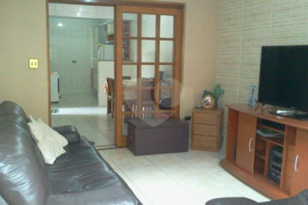 Casa à venda com 2 quartos, sendo 1 suíte, em Vila Gumercindo, São Paulo, SP