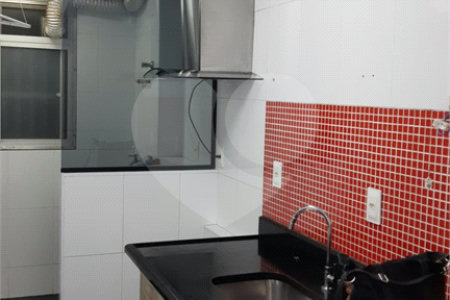 Apartamento à venda com 2 quartos em Vila das Belezas, São Paulo, SP