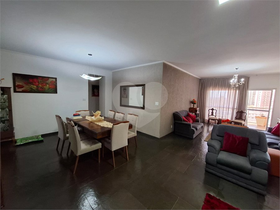Apartamento à venda com 3 quartos, sendo 1 suíte, no Centro, Araraquara, SP