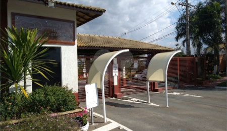 Terreno à venda com 1 suíte no condomínio Bosque dos Cambarás, Valinhos - SP