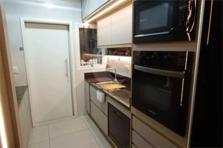 Casa à venda com 3 quartos, sendo 1 suíte, no condomínio Jardim das Palmas, São Paulo - SP
