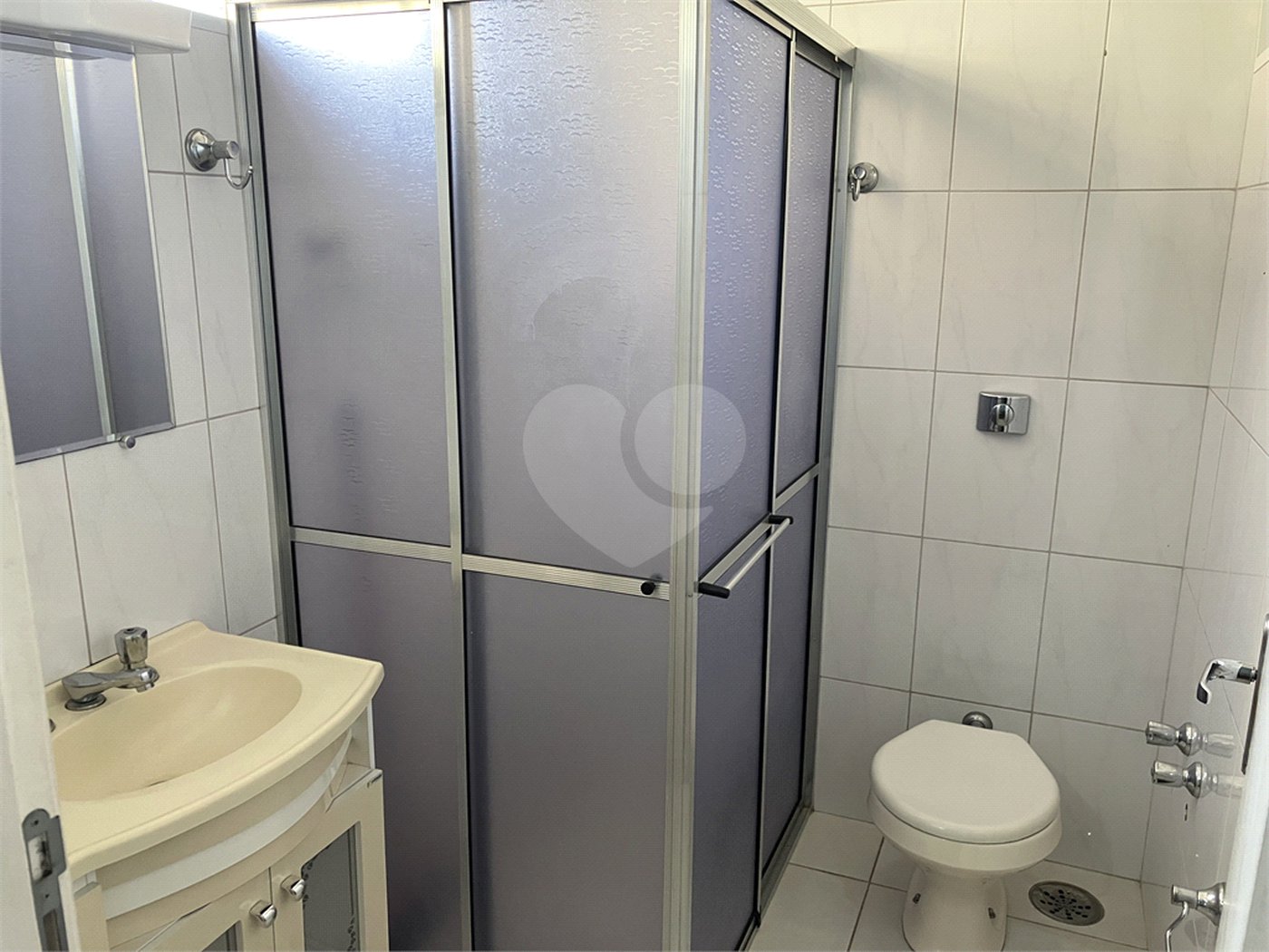 Casa Térrea à venda com 4 quartos, sendo 2 suítes, em Jardim Santa Rosália, Sorocaba, SP