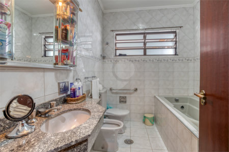 Casa de Vila à venda com 4 quartos, sendo 2 suítes, em Granja Julieta, São Paulo, SP