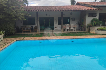 Casa à venda com 3 quartos, sendo 1 suíte,  em Vila Suissa, Mogi das Cruzes, SP