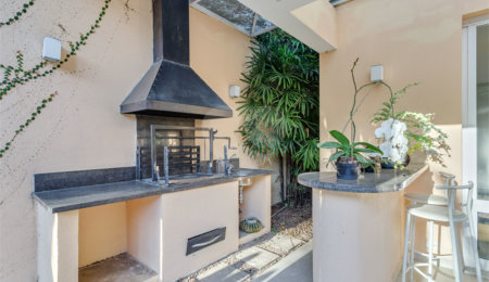 Casa à venda com 4 quartos, sendo 2 suítes,  em Chácara Monte Alegre, São Paulo, SP