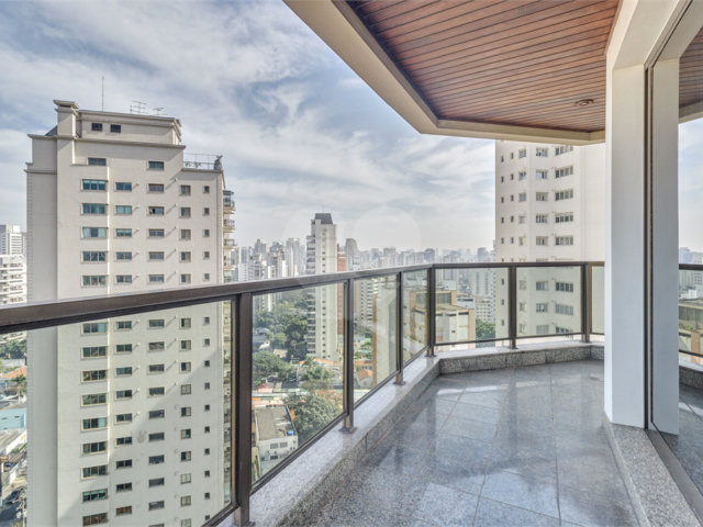 Apartamento à venda com 2 quartos, sendo 1 suíte,  em Campo Belo, São Paulo, SP