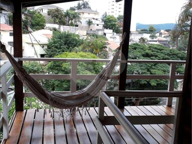 Sobrado à venda com 8 quartos, sendo 2 suítes,  em Santana, São Paulo, SP