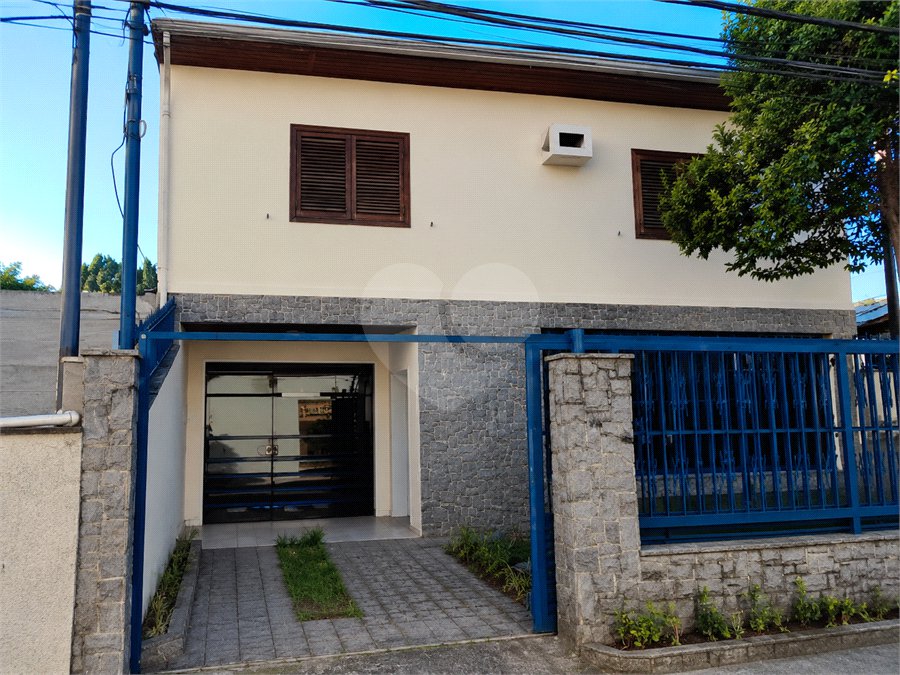 Sobrado à venda com 3 quartos, sendo 1 suíte, em Jardim do Mar, São Bernardo do Campo, SP