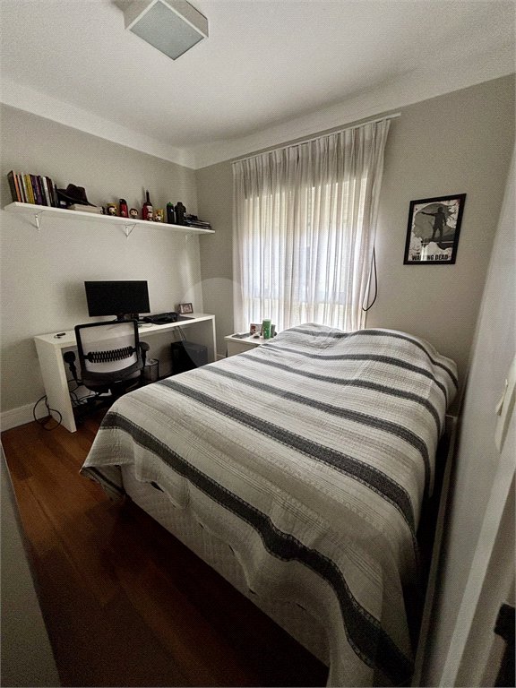 Casa à venda com 4 quartos, sendo 3 suítes, no condomínio Vila Carmel, São Paulo - SP