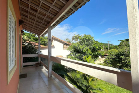 Casa em condomínio à venda com 3 quartos, sendo 2 suítes,  em Peró, Cabo Frio, RJ
