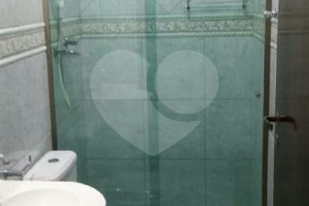 Sobrado à venda com 3 quartos, sendo 1 suíte, em Parque Vitória, São Paulo, SP