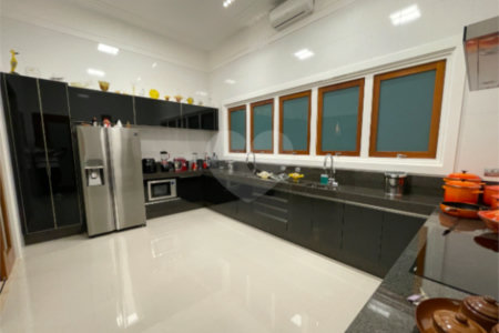 Casa à venda com 4 suítes no condomínio Halvétia Country Residencial, Indaiatuba - SP
