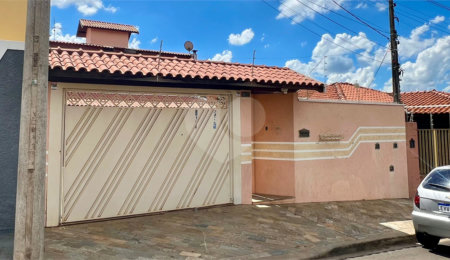 Sobrado à venda com 4 quartos em Residencial Itamarati, São Carlos, SP