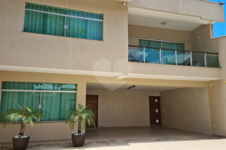 Casa à venda com 5 quartos, sendo 1 suíte, em Vila Lavínia, Mogi das Cruzes, SP